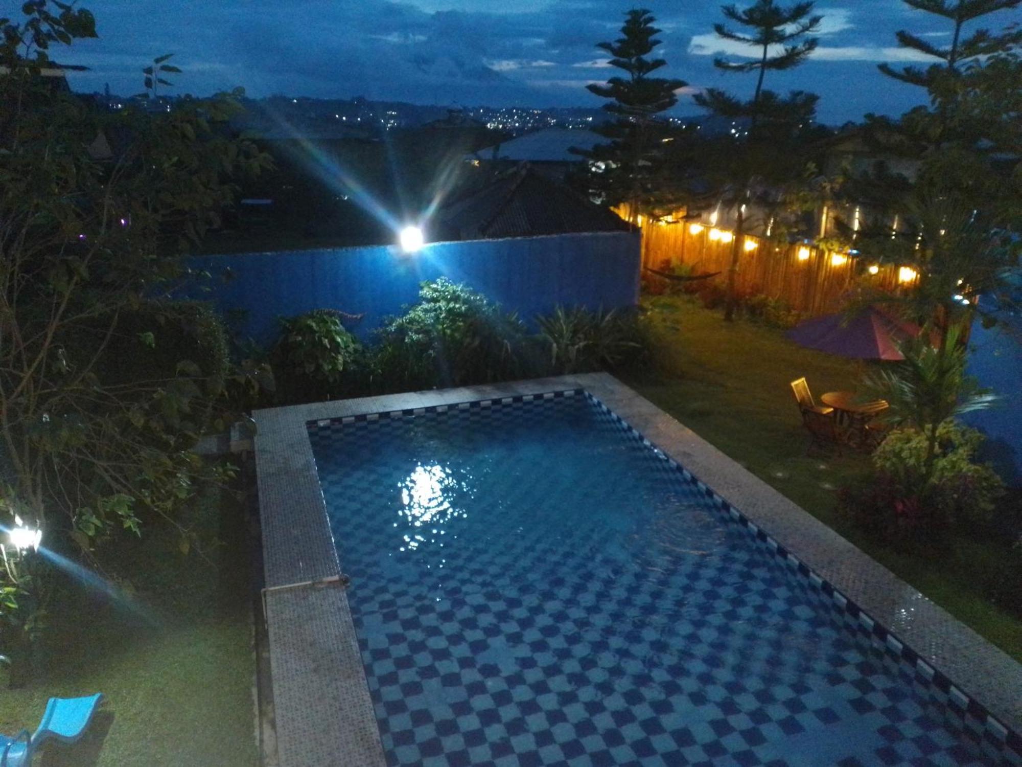 Villa Mutiara Citra Puncak Bu Eva Sampal Exterior foto